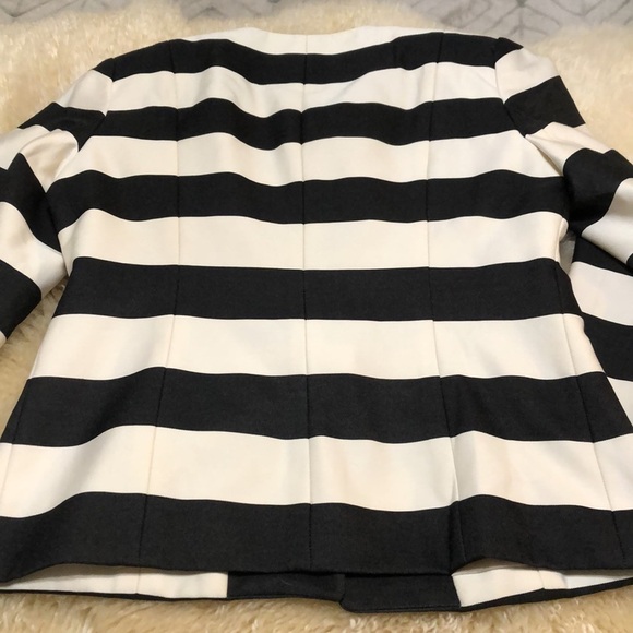Anne Klein wide strip jacket size 8P - Picture 8 of 8